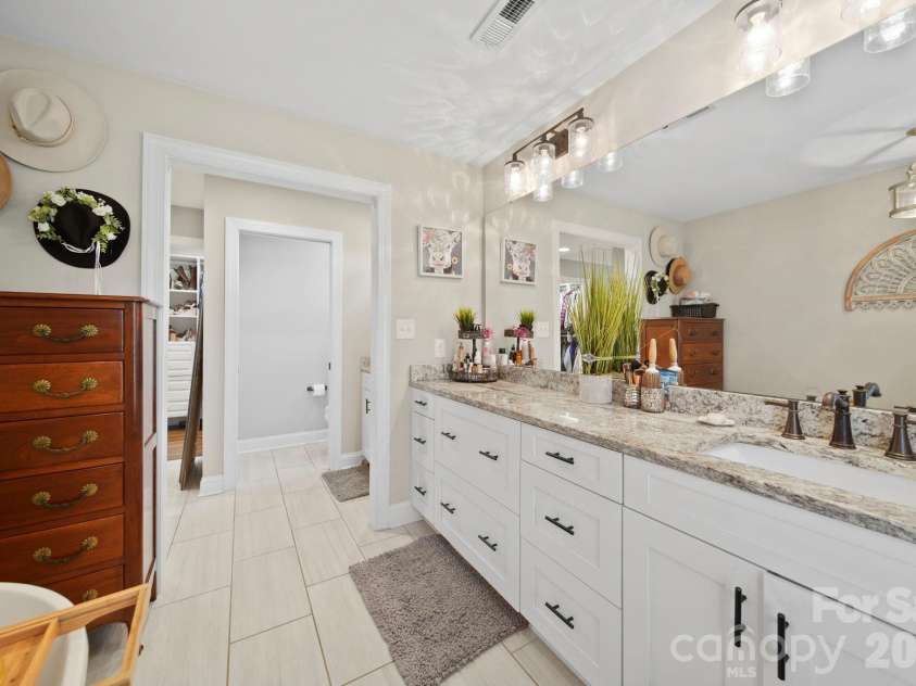 5267 York Highway, York, SC 29745.  MLS# CAR4420917, YatesRealty ID 50261. 