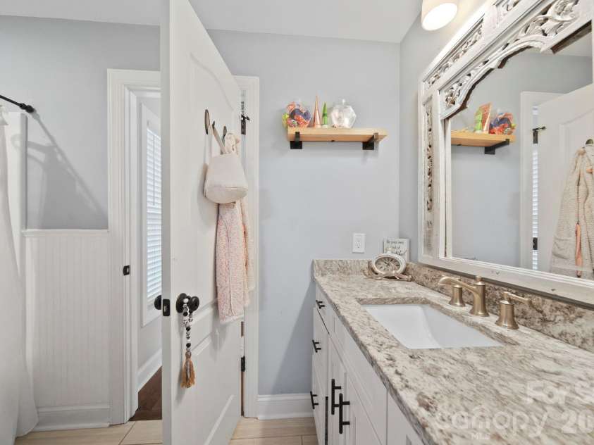 5267 York Highway, York, SC 29745.  MLS# CAR4420917, YatesRealty ID 50261. 