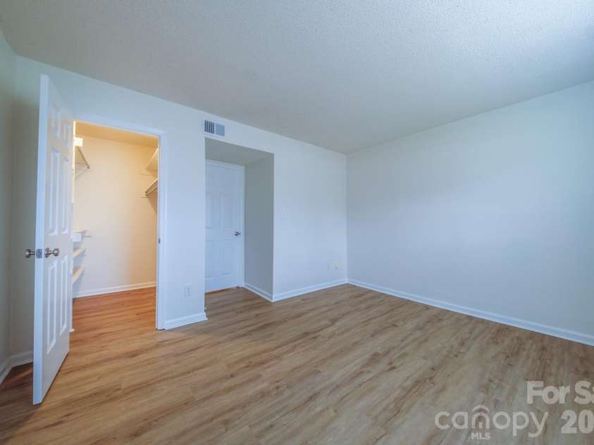 11022 Running Ridge Road, Charlotte, NC 28226.  MLS# CAR4422317, YatesRealty ID 50264. Bedroom