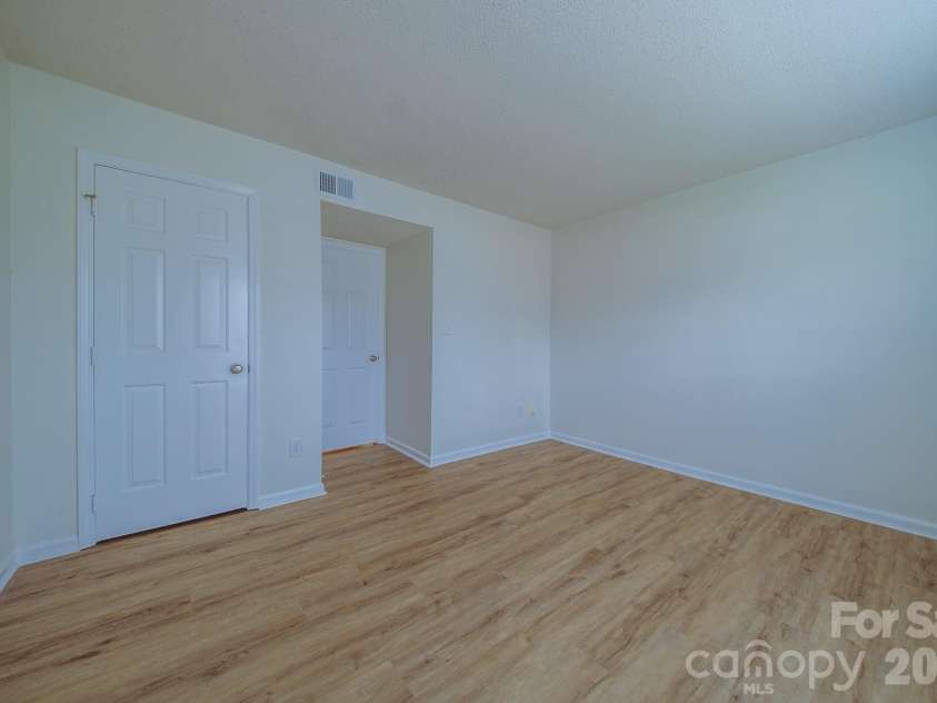 11022 Running Ridge Road, Charlotte, NC 28226.  MLS# CAR4422317, YatesRealty ID 50264. Bedroom
