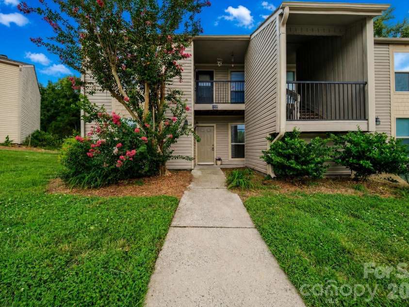 11022 Running Ridge Road, Charlotte, NC 28226.  MLS# CAR4422317, YatesRealty ID 50264. Front View