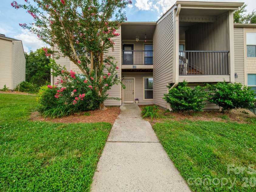 11022 Running Ridge Road, Charlotte, NC 28226.  MLS# CAR4422317, YatesRealty ID 50264. Front View