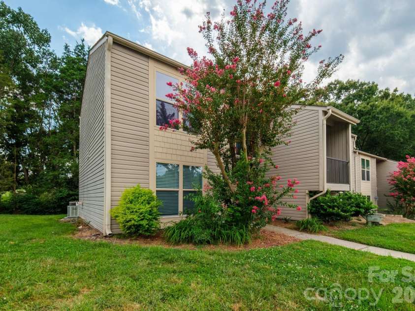 11022 Running Ridge Road, Charlotte, NC 28226.  MLS# CAR4422317, YatesRealty ID 50264. Front View