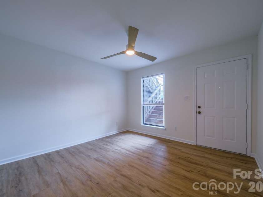 11022 Running Ridge Road, Charlotte, NC 28226.  MLS# CAR4422317, YatesRealty ID 50264. Living Room