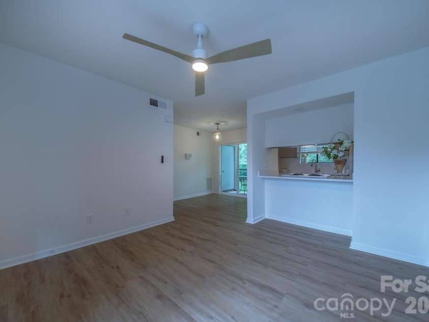 11022 Running Ridge Road, Charlotte, NC 28226.  MLS# CAR4422317, YatesRealty ID 50264. Living Room