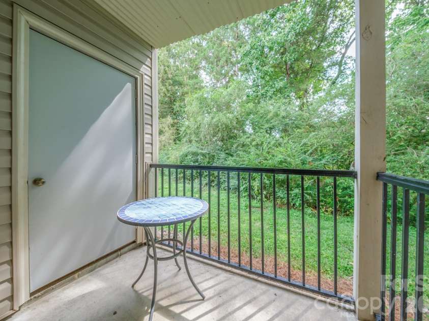 11022 Running Ridge Road, Charlotte, NC 28226.  MLS# CAR4422317, YatesRealty ID 50264. Patio