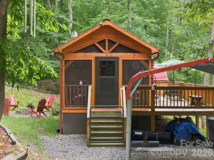 9 Candyland Court, Candler, NC 28715.  MLS# CAR4422673, YatesRealty ID 50265. 