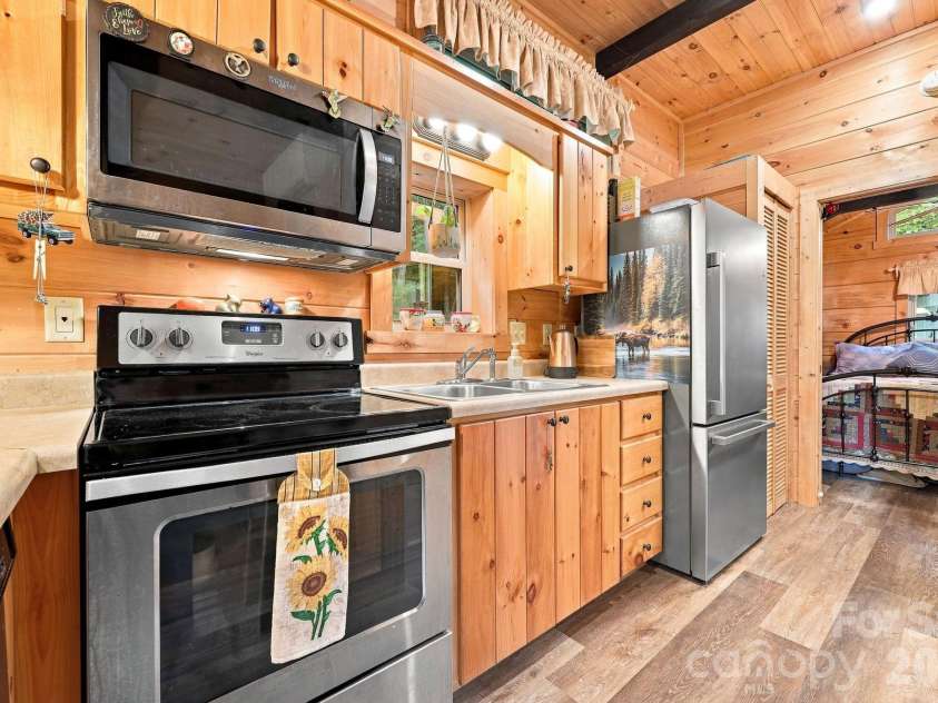 9 Candyland Court, Candler, NC 28715.  MLS# CAR4422673, YatesRealty ID 50265. 