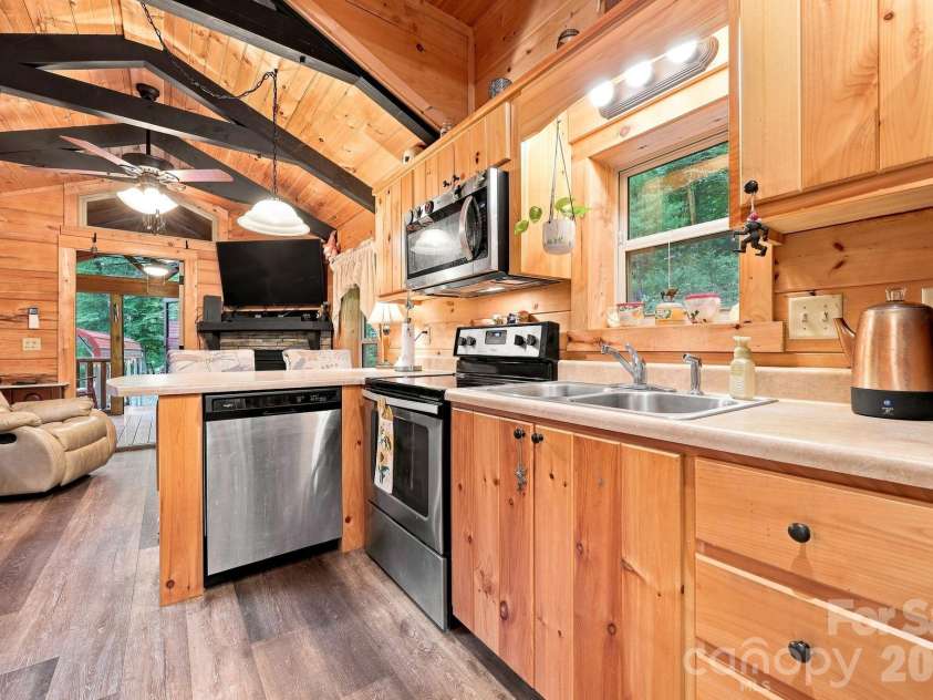9 Candyland Court, Candler, NC 28715.  MLS# CAR4422673, YatesRealty ID 50265. 