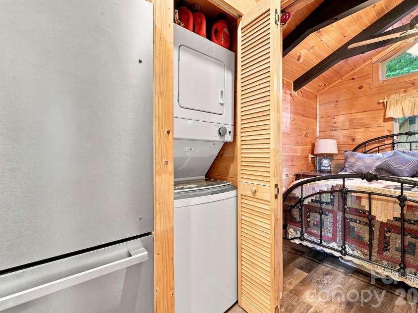 9 Candyland Court, Candler, NC 28715.  MLS# CAR4422673, YatesRealty ID 50265. 