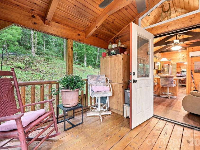 9 Candyland Court, Candler, NC 28715.  MLS# CAR4422673, YatesRealty ID 50265. 
