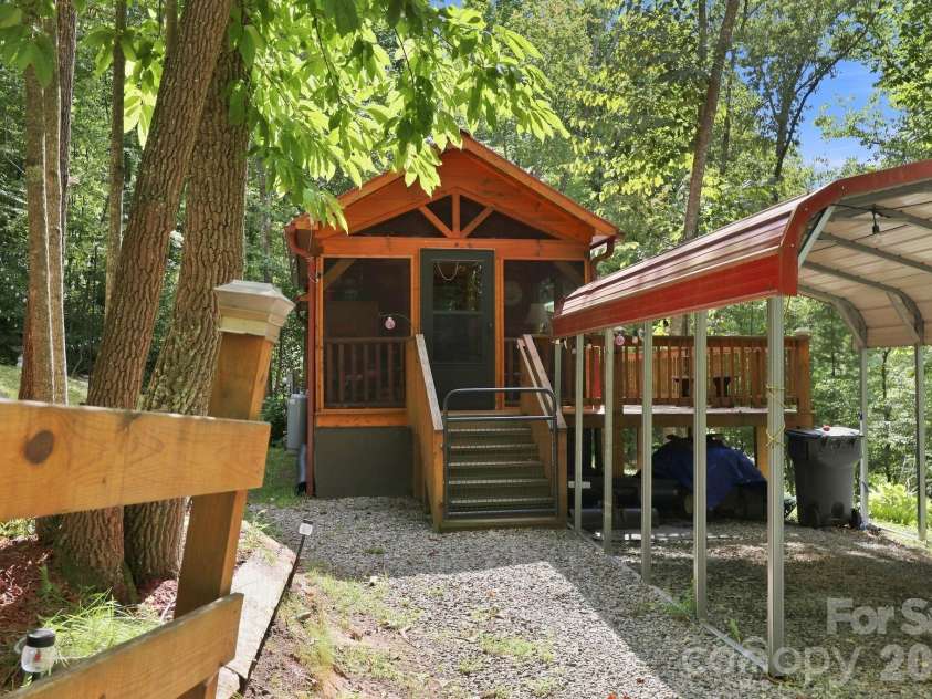 9 Candyland Court, Candler, NC 28715.  MLS# CAR4422673, YatesRealty ID 50265. 
