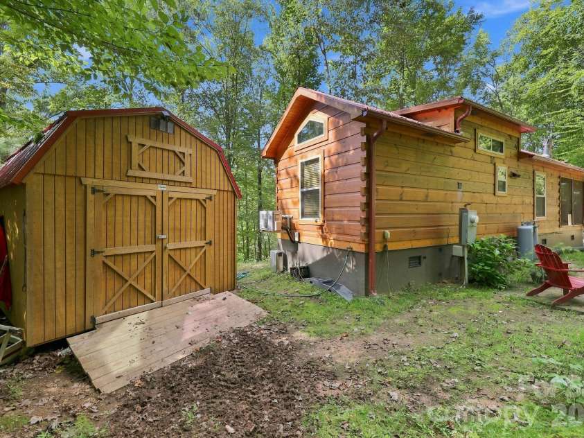9 Candyland Court, Candler, NC 28715.  MLS# CAR4422673, YatesRealty ID 50265. 