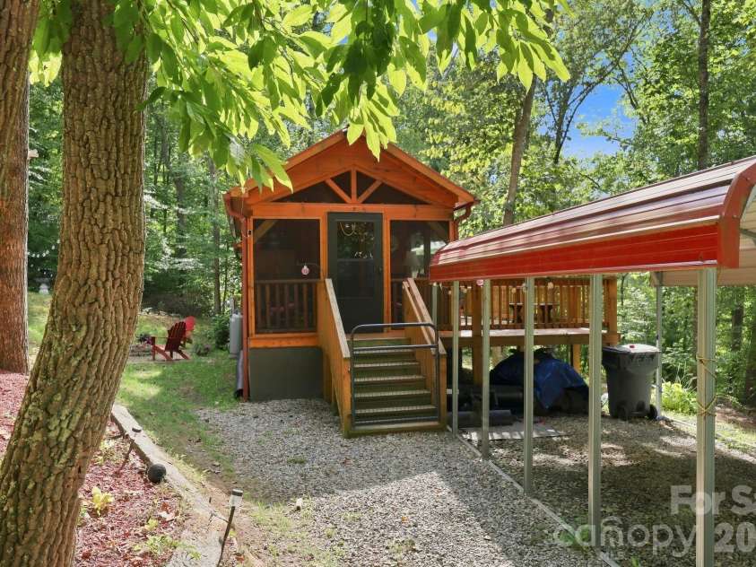 9 Candyland Court, Candler, NC 28715.  MLS# CAR4422673, YatesRealty ID 50265. 