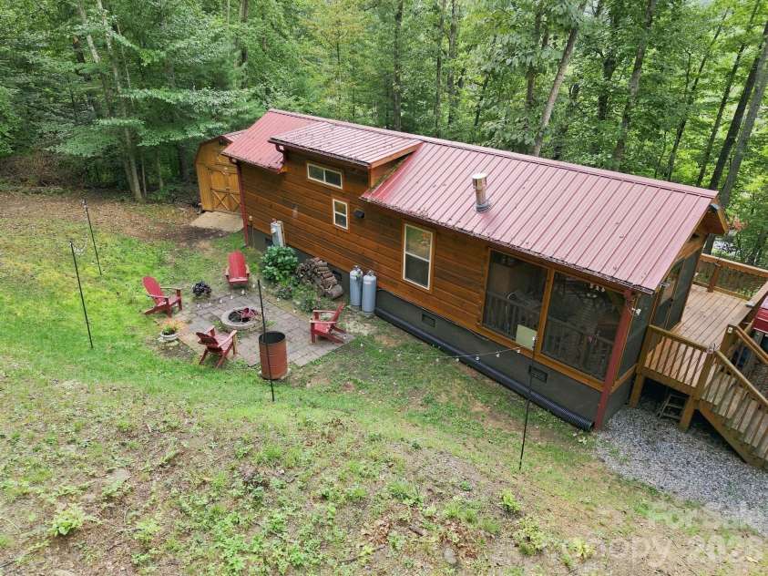 9 Candyland Court, Candler, NC 28715.  MLS# CAR4422673, YatesRealty ID 50265. 