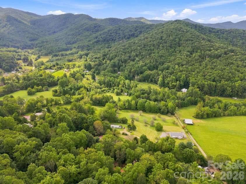 9 Candyland Court, Candler, NC 28715.  MLS# CAR4422673, YatesRealty ID 50265. 