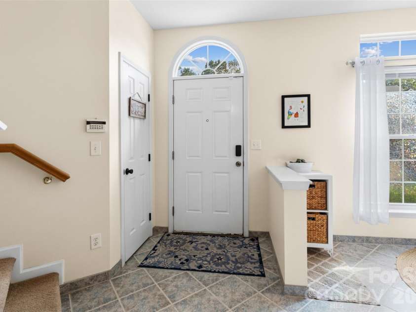 4001 Waterside Lane, Cramerton, NC 28032.  MLS# CAR4423313, YatesRealty ID 50266. 