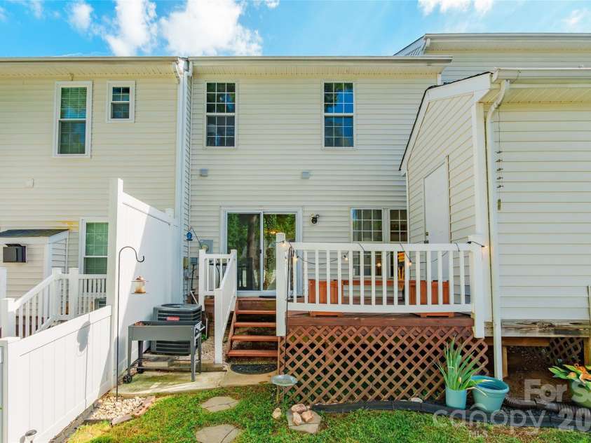 4001 Waterside Lane, Cramerton, NC 28032.  MLS# CAR4423313, YatesRealty ID 50266. 