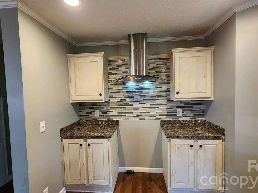 967 Barnardsville Highway, Weaverville, NC 28787.  MLS# CAR4422068, YatesRealty ID 50268. 