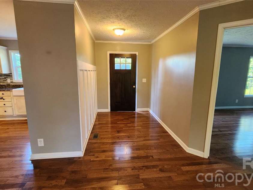 967 Barnardsville Highway, Weaverville, NC 28787.  MLS# CAR4422068, YatesRealty ID 50268. Foyer