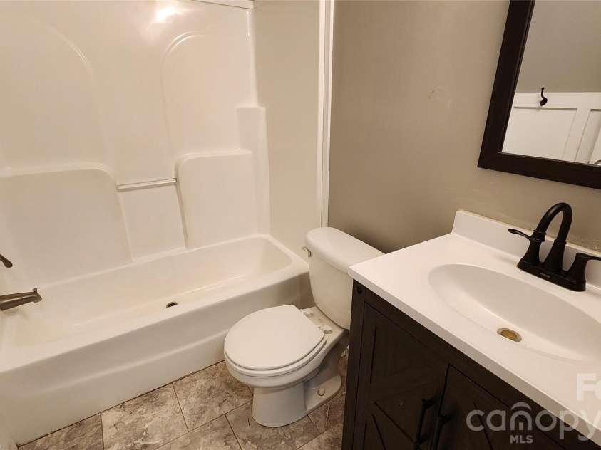 967 Barnardsville Highway, Weaverville, NC 28787.  MLS# CAR4422068, YatesRealty ID 50268. Hall Bath