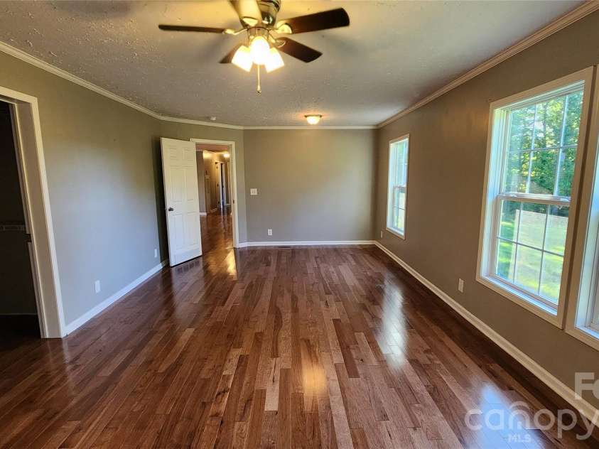 967 Barnardsville Highway, Weaverville, NC 28787.  MLS# CAR4422068, YatesRealty ID 50268. Primary BR suite