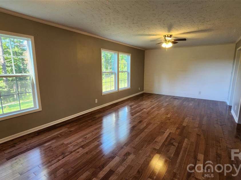 967 Barnardsville Highway, Weaverville, NC 28787.  MLS# CAR4422068, YatesRealty ID 50268. Primary BR suite