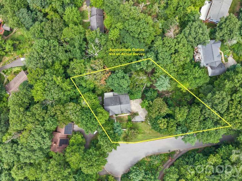 113 Ballantree Drive, Asheville, NC 28803.  MLS# CAR4417051, YatesRealty ID 50269. Approx Lot lines