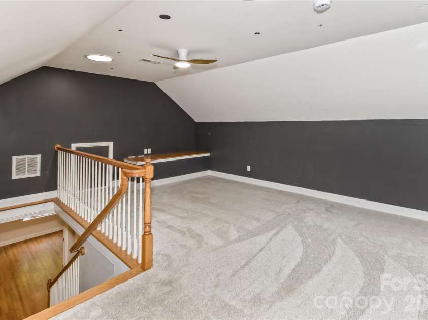 113 Ballantree Drive, Asheville, NC 28803.  MLS# CAR4417051, YatesRealty ID 50269. Flex Room on third level