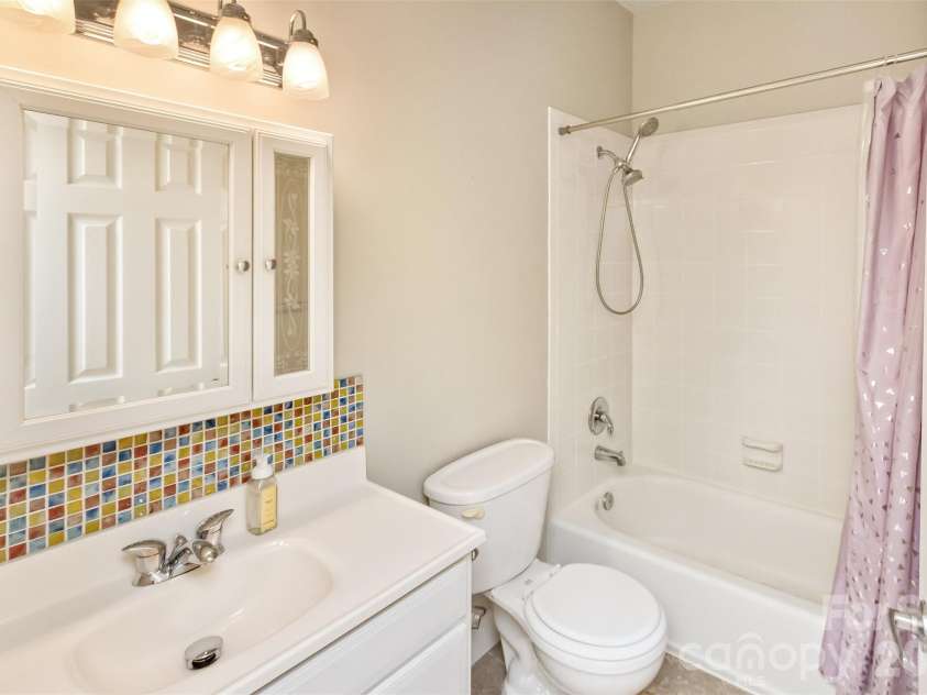 113 Ballantree Drive, Asheville, NC 28803.  MLS# CAR4417051, YatesRealty ID 50269. Full Bathroom on second level