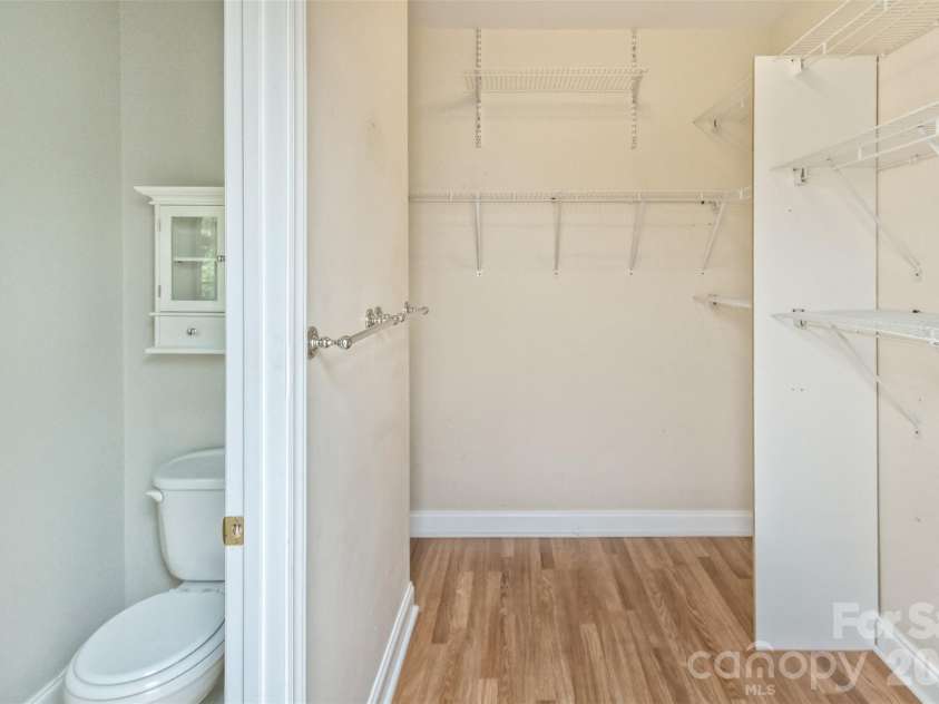 113 Ballantree Drive, Asheville, NC 28803.  MLS# CAR4417051, YatesRealty ID 50269. Large Primary Walk-In closet