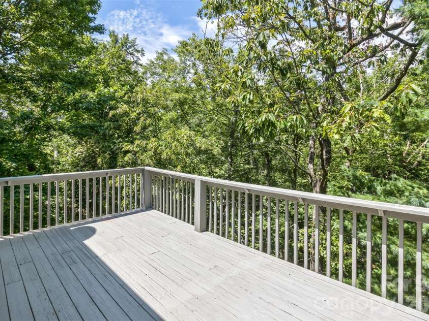 113 Ballantree Drive, Asheville, NC 28803.  MLS# CAR4417051, YatesRealty ID 50269. Private Deck off the Primary