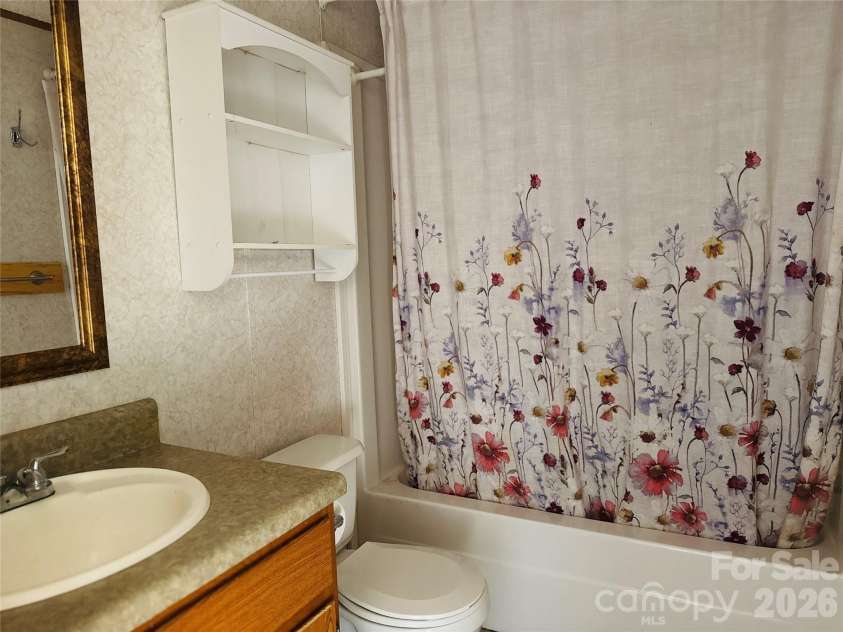 518 Nors Way, Lake Lure, NC 28746.  MLS# CAR4358849, YatesRealty ID 5027. 2nd Full Bath