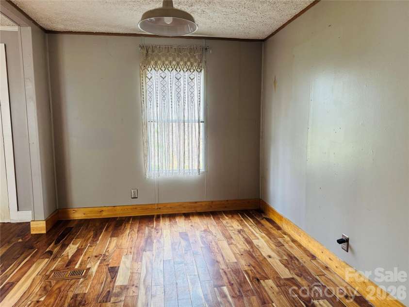 518 Nors Way, Lake Lure, NC 28746.  MLS# CAR4358849, YatesRealty ID 5027. Dining
