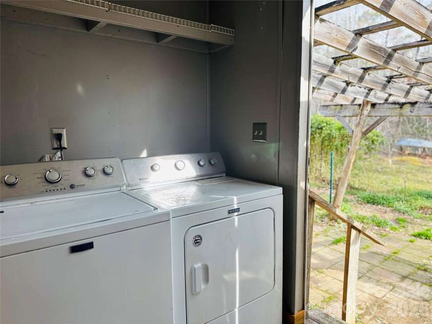 518 Nors Way, Lake Lure, NC 28746.  MLS# CAR4358849, YatesRealty ID 5027. Laundry/entry