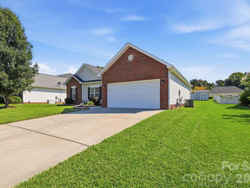 1005 Coral Bell Court, Monroe, NC 28110.  MLS# CAR4417061, YatesRealty ID 50271. 