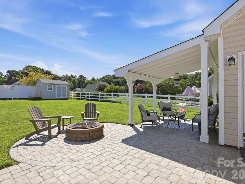 1005 Coral Bell Court, Monroe, NC 28110.  MLS# CAR4417061, YatesRealty ID 50271. 