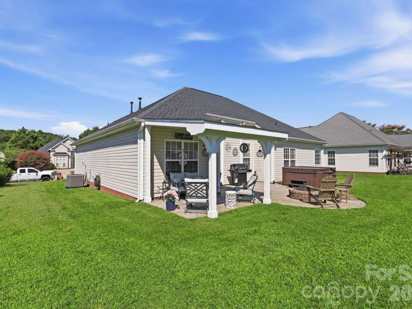 1005 Coral Bell Court, Monroe, NC 28110.  MLS# CAR4417061, YatesRealty ID 50271. 
