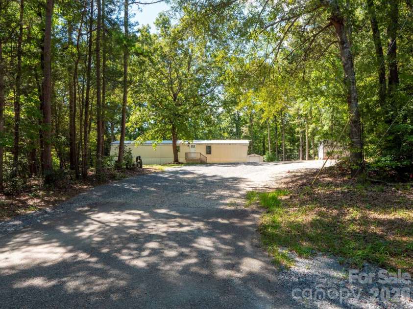 6303 Griffin Road, Lancaster, SC 29720.  MLS# CAR4422989, YatesRealty ID 50273. 