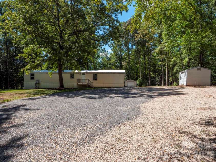 6303 Griffin Road, Lancaster, SC 29720.  MLS# CAR4422989, YatesRealty ID 50273. 