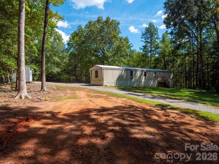 6303 Griffin Road, Lancaster, SC 29720.  MLS# CAR4422989, YatesRealty ID 50273. 