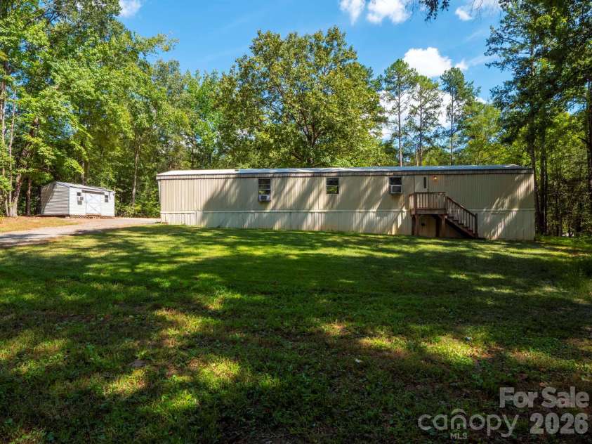 6303 Griffin Road, Lancaster, SC 29720.  MLS# CAR4422989, YatesRealty ID 50273. 