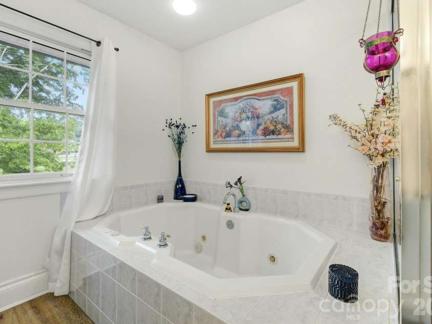 211 Pinner Road, Arden, NC 28704.  MLS# CAR4422716, YatesRealty ID 50274. 
