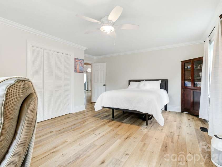 211 Pinner Road, Arden, NC 28704.  MLS# CAR4422716, YatesRealty ID 50274. 