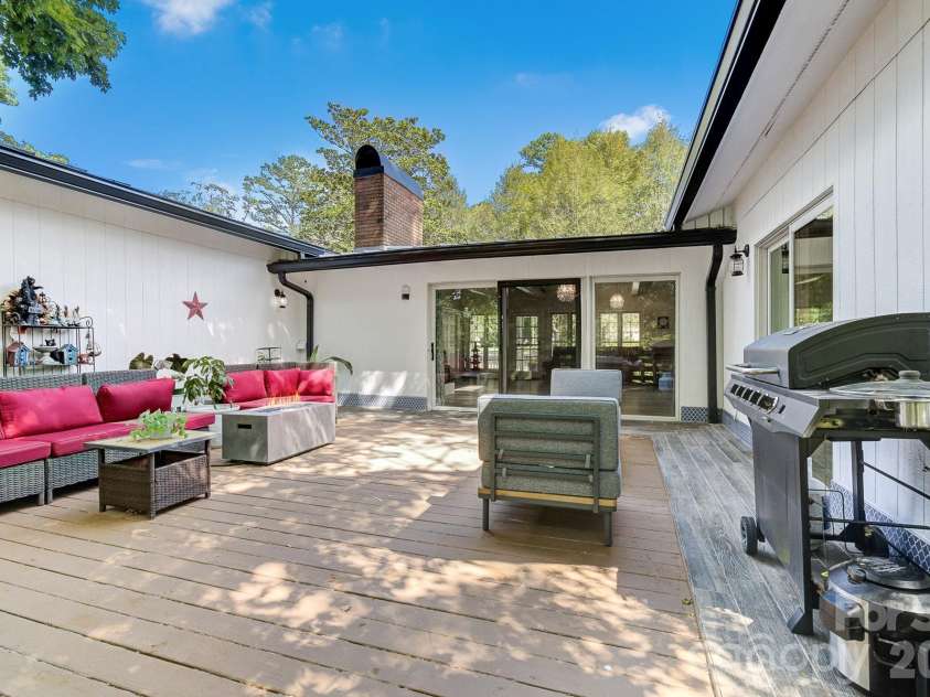 211 Pinner Road, Arden, NC 28704.  MLS# CAR4422716, YatesRealty ID 50274. 