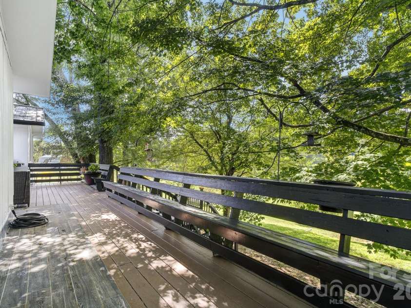 211 Pinner Road, Arden, NC 28704.  MLS# CAR4422716, YatesRealty ID 50274. 