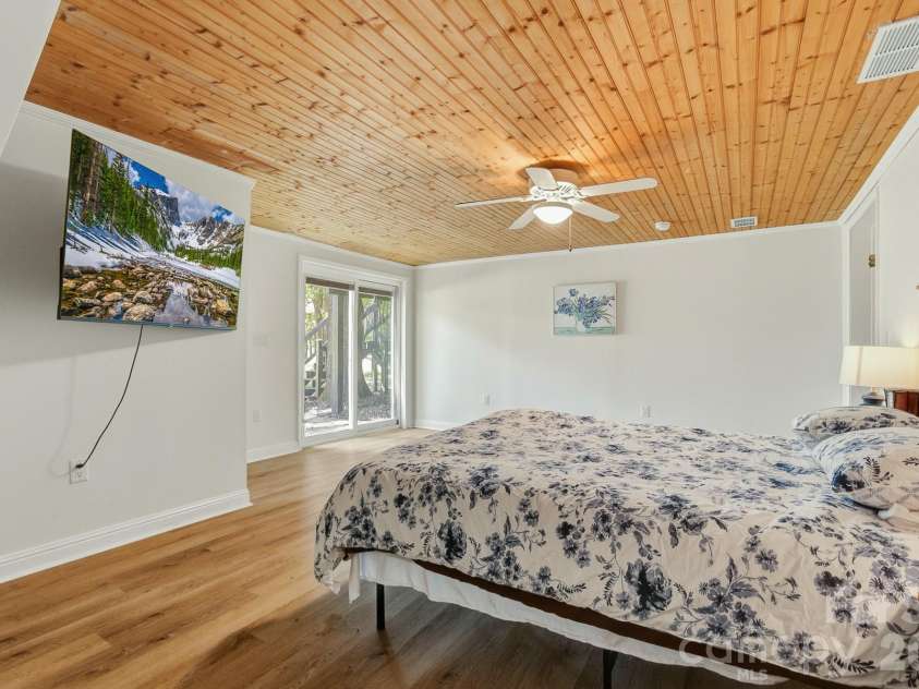 211 Pinner Road, Arden, NC 28704.  MLS# CAR4422716, YatesRealty ID 50274. 