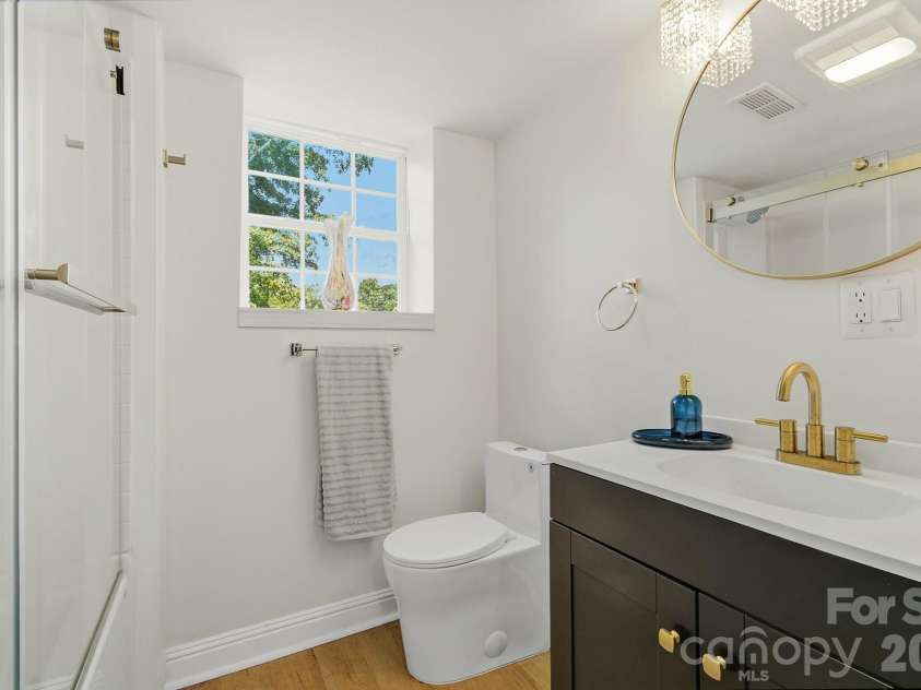 211 Pinner Road, Arden, NC 28704.  MLS# CAR4422716, YatesRealty ID 50274. 