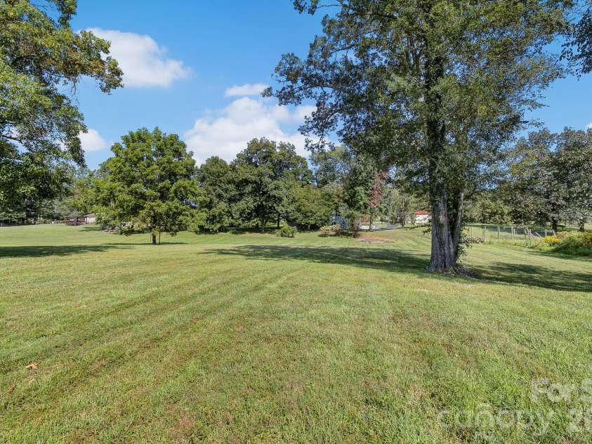 211 Pinner Road, Arden, NC 28704.  MLS# CAR4422716, YatesRealty ID 50274. 