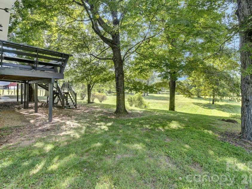 211 Pinner Road, Arden, NC 28704.  MLS# CAR4422716, YatesRealty ID 50274. 